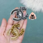سنجاق سینه طرح شنل کد 4102